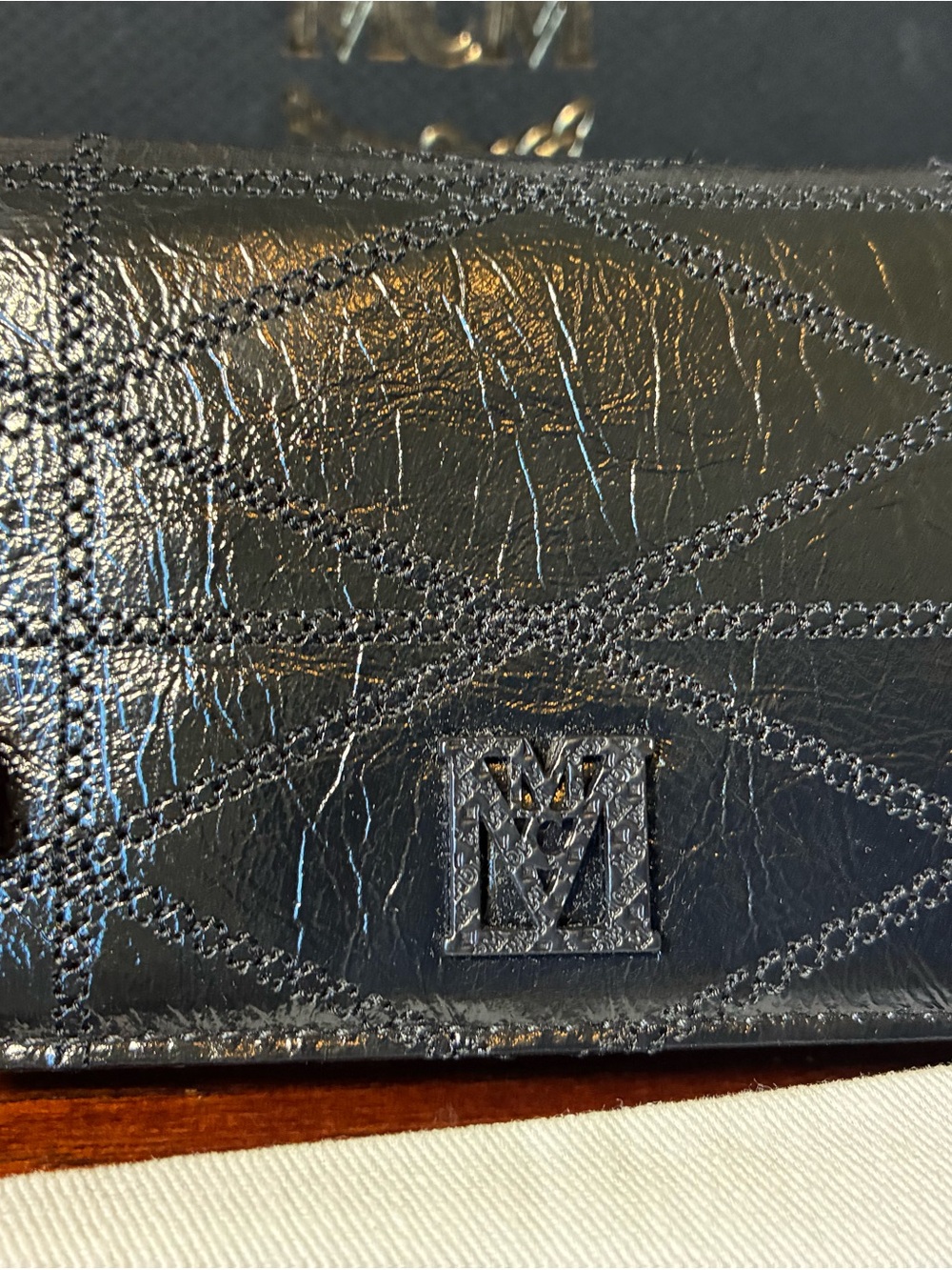 MCM Black Crinkled Leather Card Holder - Picture 2 of 8